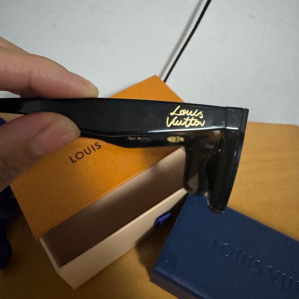 Louis Vuitton script square sunglasses - image 9